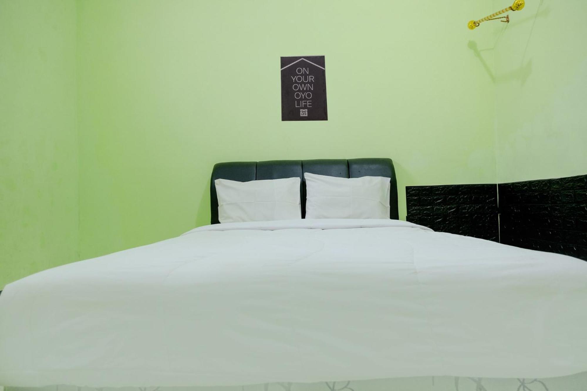 Oyo Life 2508 Alba Suites Homestay Syariah Tulungagung Eksteriør bilde