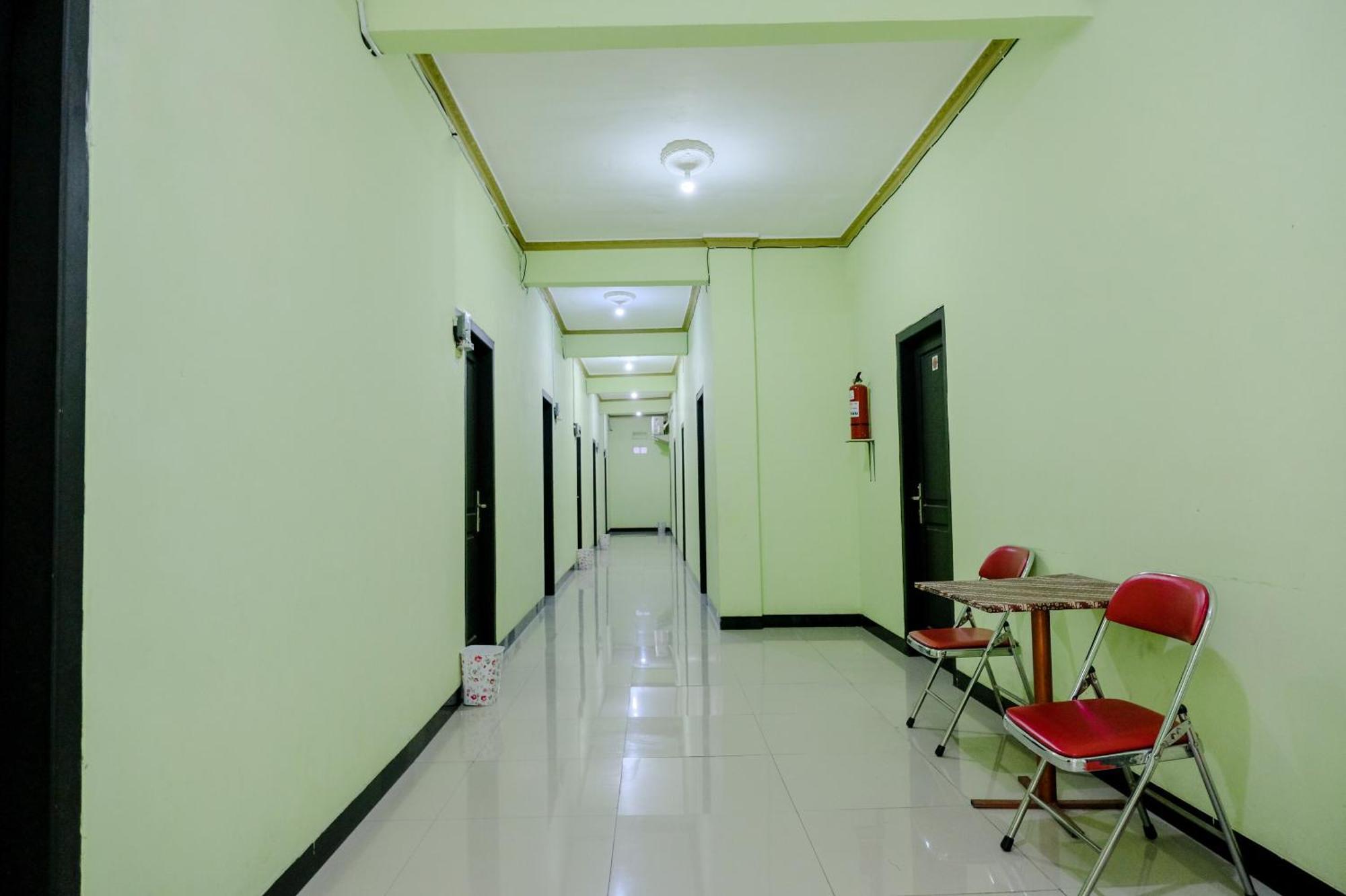 Oyo Life 2508 Alba Suites Homestay Syariah Tulungagung Eksteriør bilde