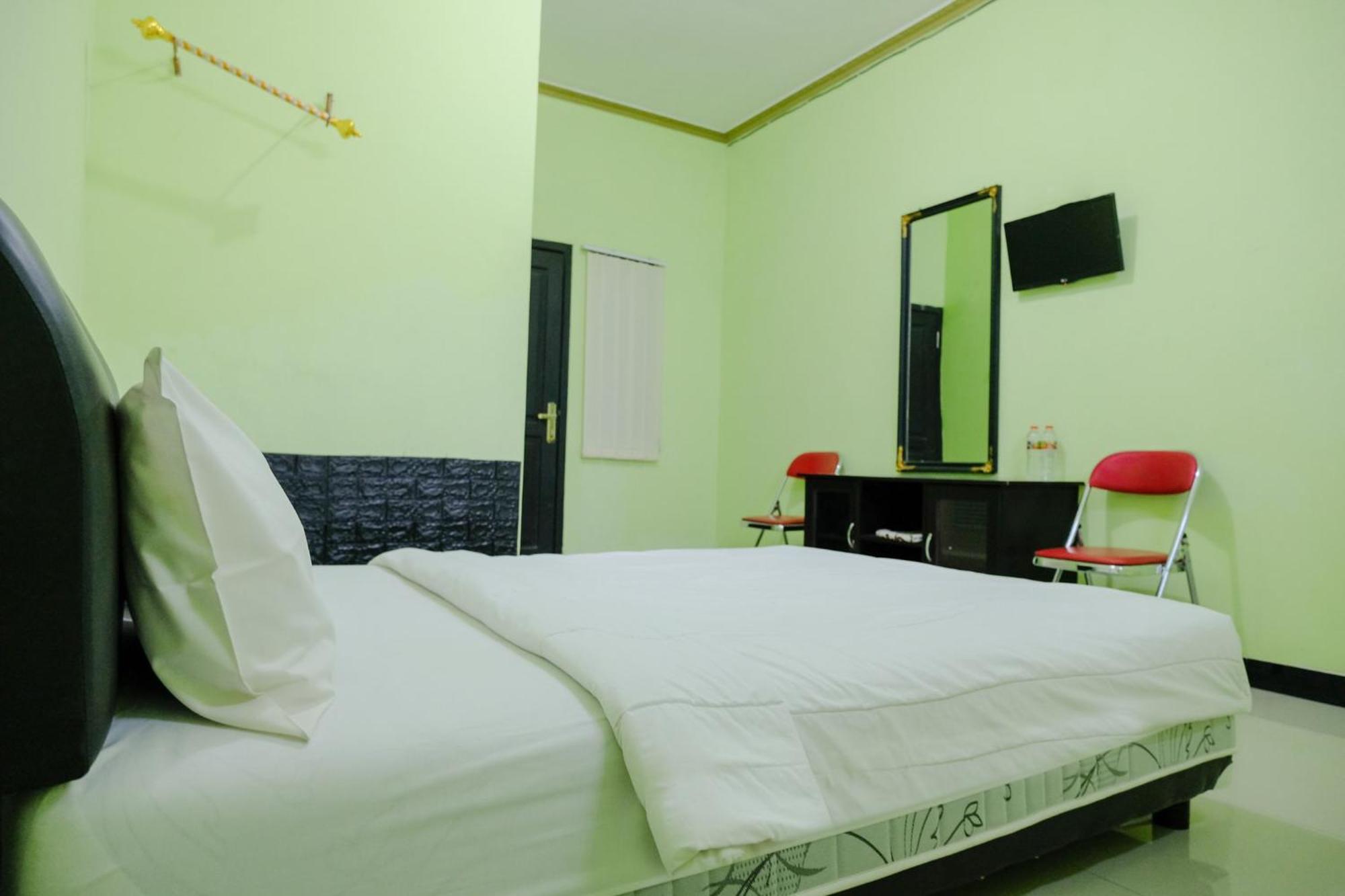 Oyo Life 2508 Alba Suites Homestay Syariah Tulungagung Eksteriør bilde
