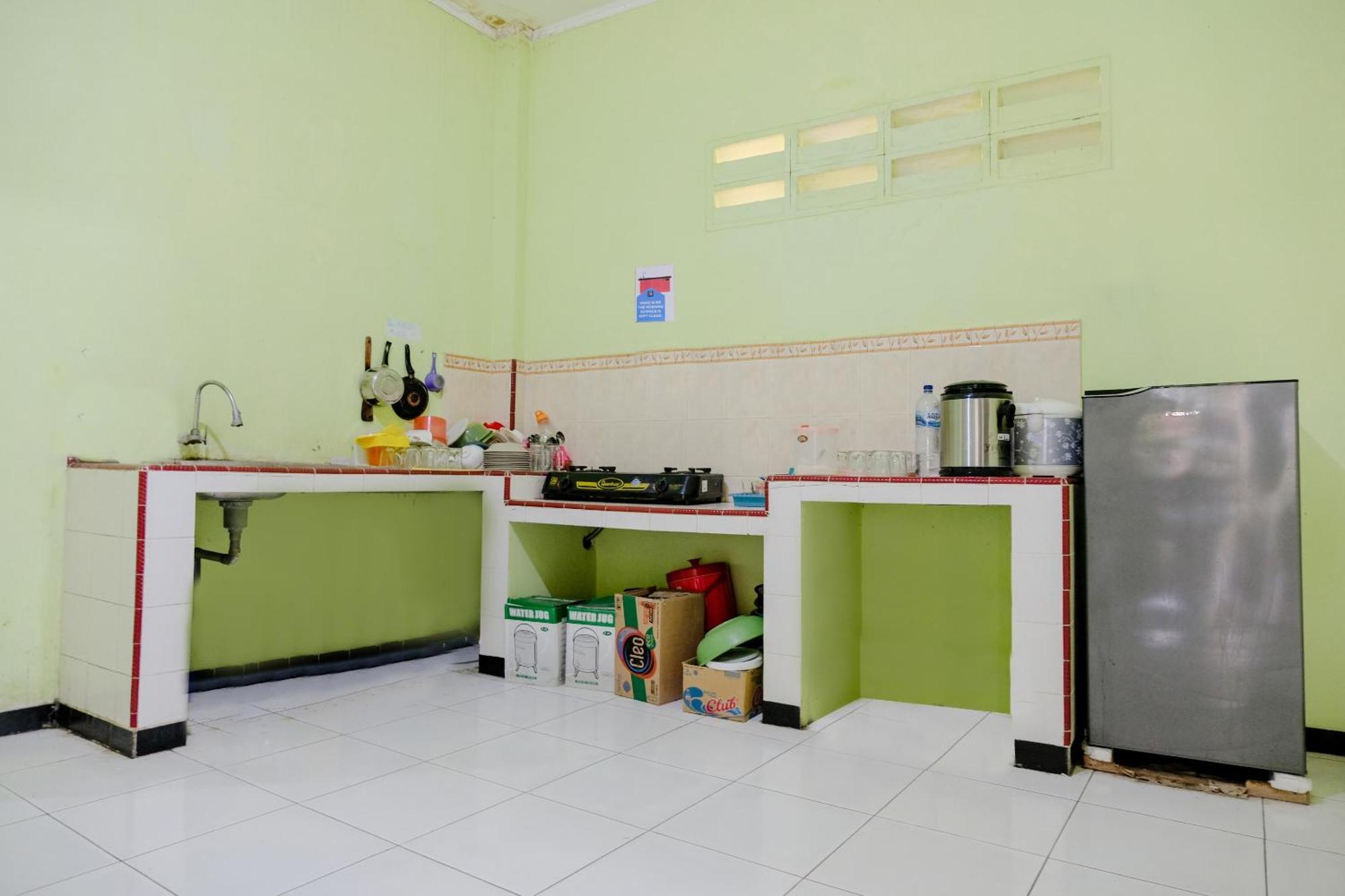 Oyo Life 2508 Alba Suites Homestay Syariah Tulungagung Eksteriør bilde