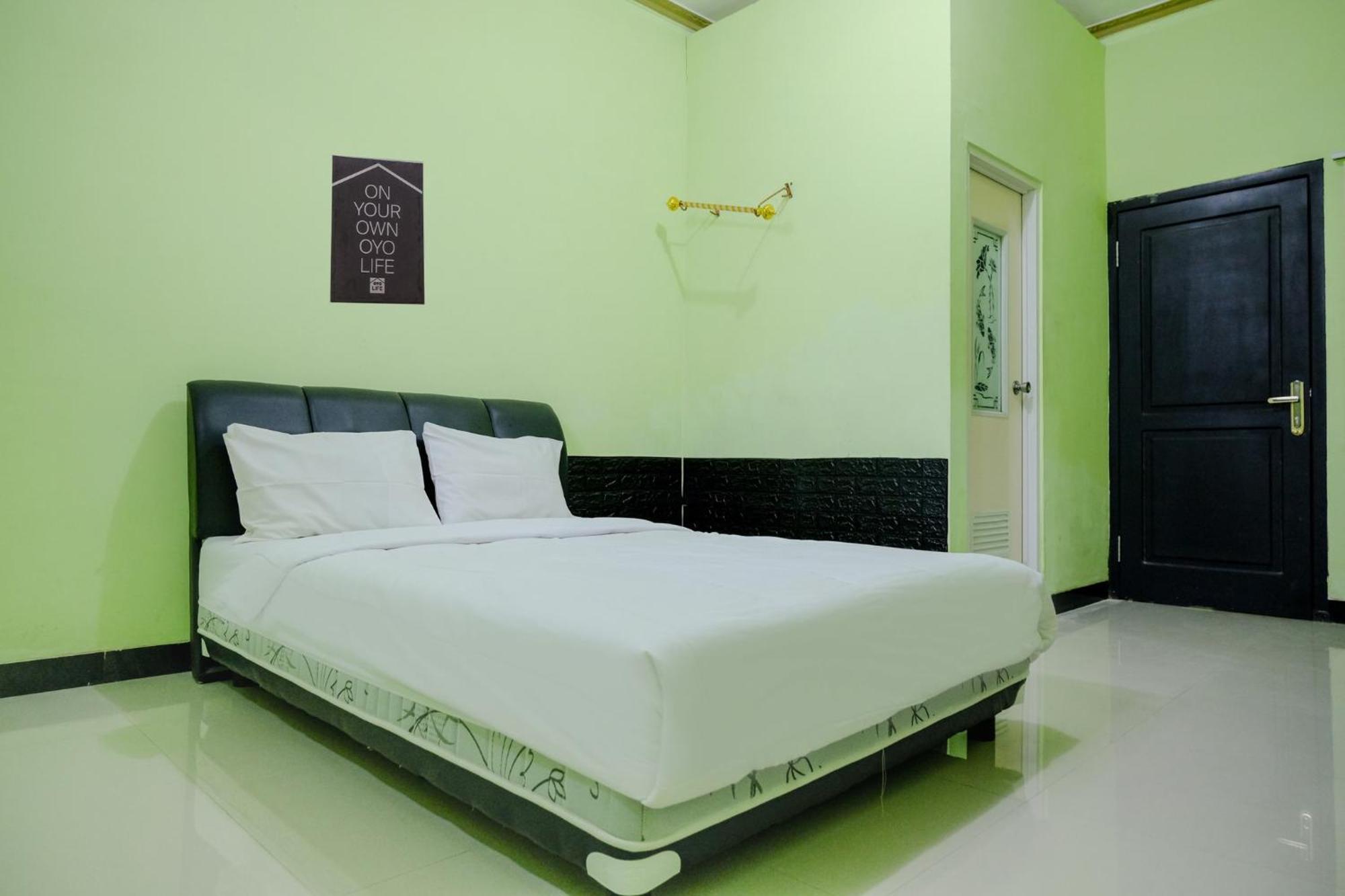 Oyo Life 2508 Alba Suites Homestay Syariah Tulungagung Eksteriør bilde